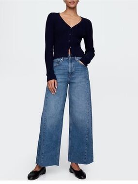 GAP Wide-Leg High-Rise Jeans in Medium Blue Denim